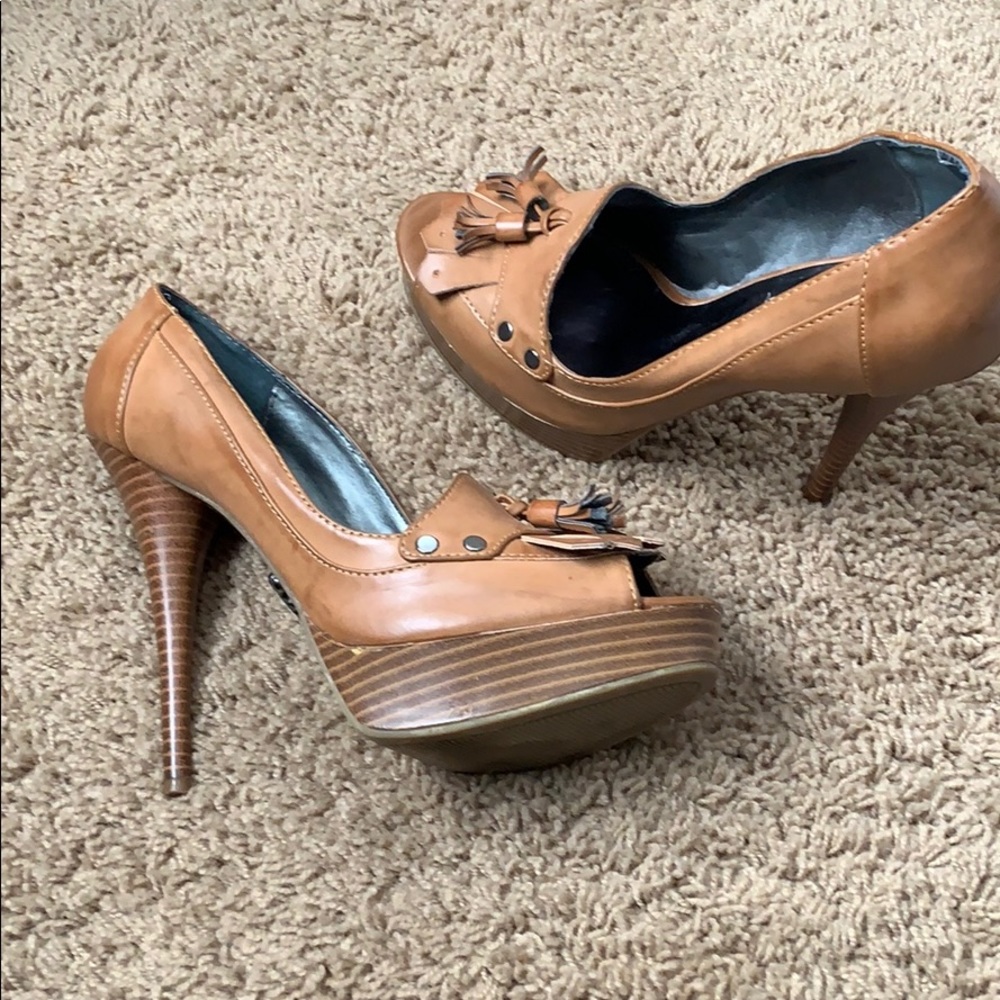 Simply Vera Wang Open toed heeled loafers